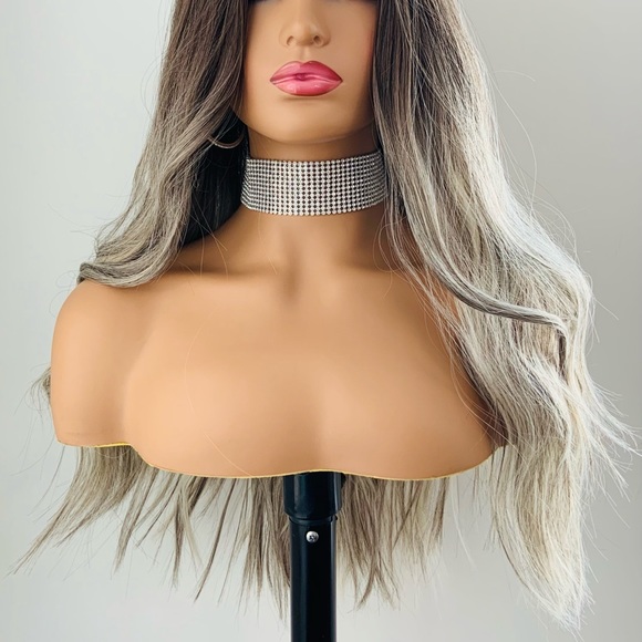Easy to Wear Effortless Style 20” Ombre Ash Synthetic Wig - Picture 12 of 15